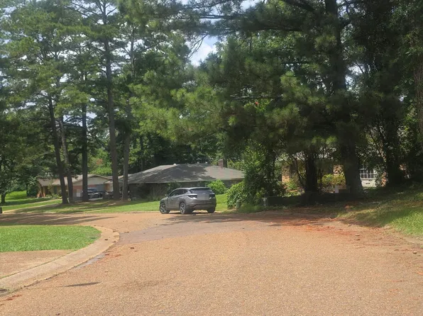 6019 Lake Trace Cir, Jackson, MS 39211
