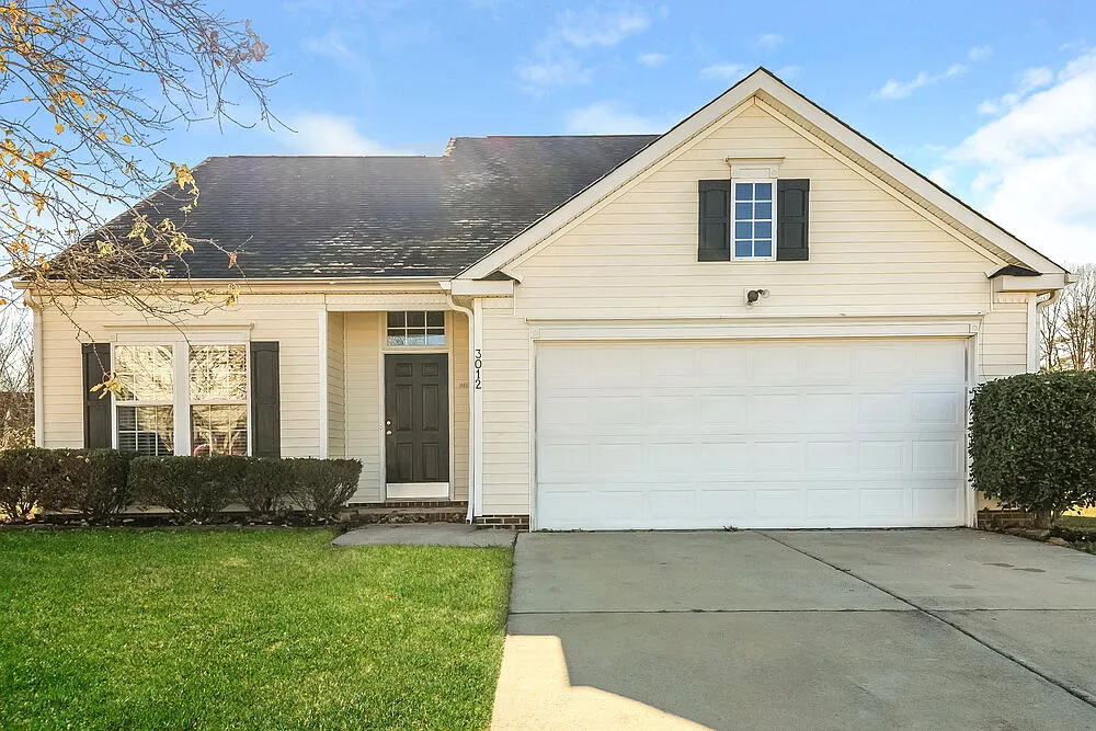 3 bed, 2.5 bath, 1828 sqft, $3,060 — Photo 1