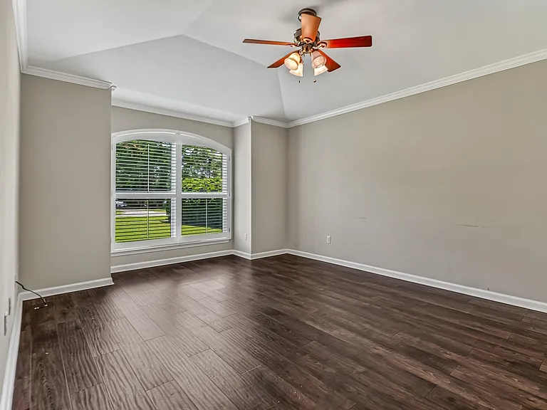 6326 Glasgow Dr — Photo 13