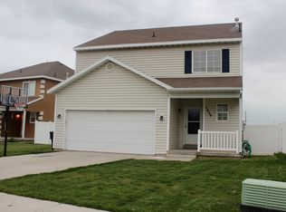 1454 S Wallace Dr, Springville, UT 84663