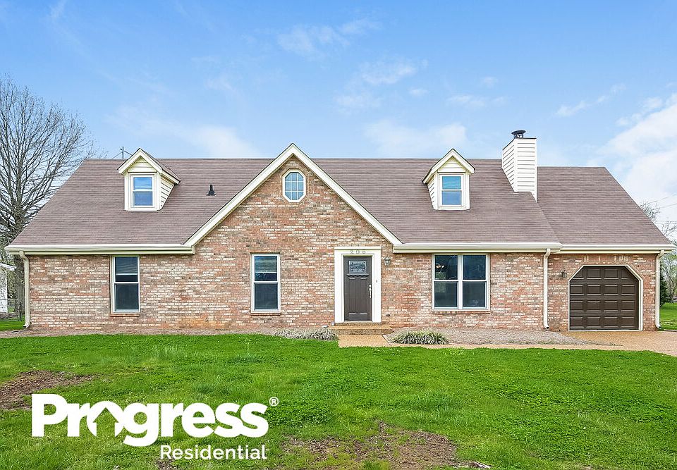 1st image of 205 Lexington Dr