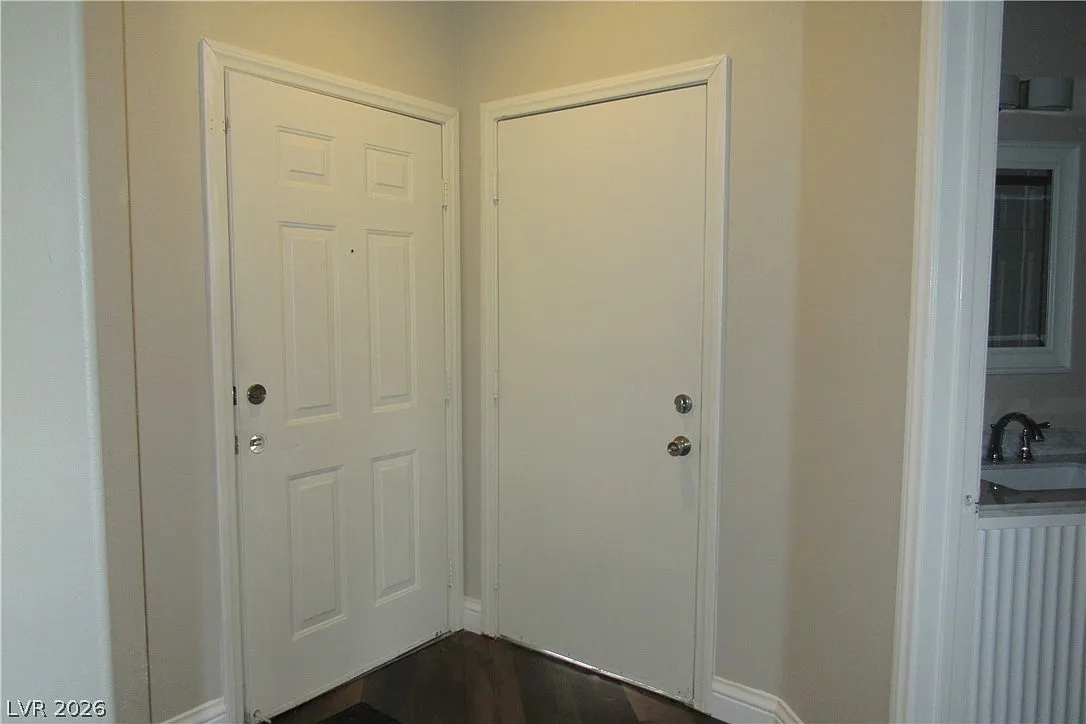 3 bed, 2.5 bath, 1601 sqft, $2,275 — Photo 2