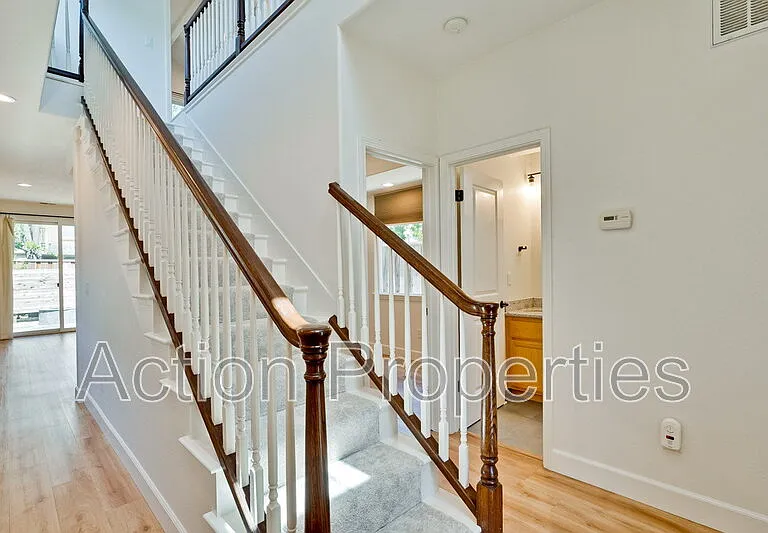 116 College Ave — Photo 4