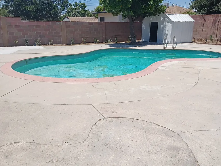 10847 Saticoy St — Photo 9