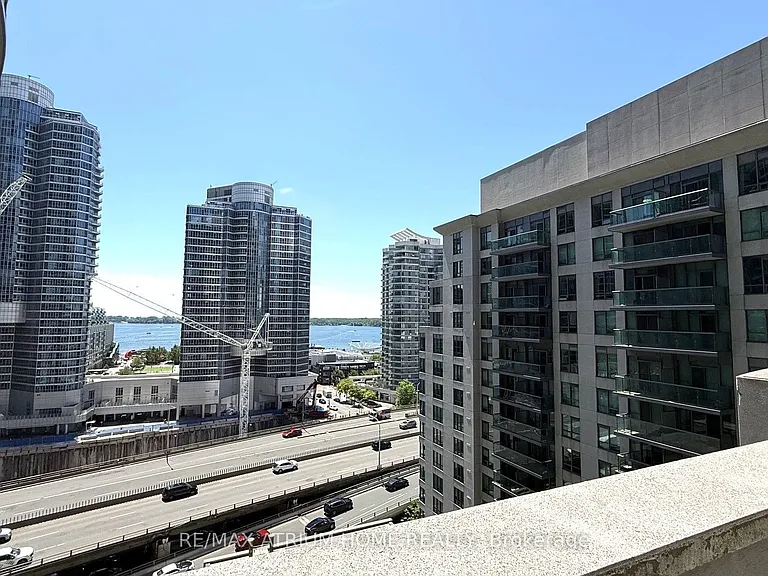 19 Grand Trunk Cres #1601 — Photo 14