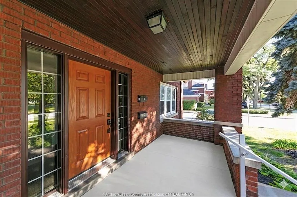 2 bed, $1,700 — Photo 3