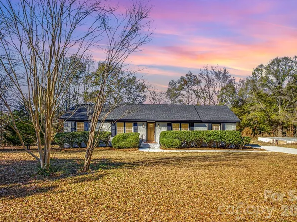 211 Ole Simpson Pl, Catawba, SC 29704