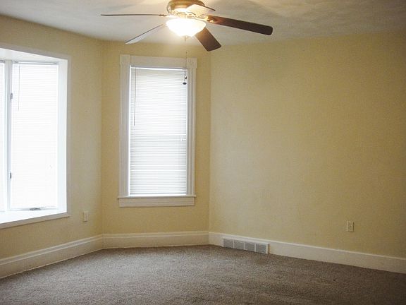 5th image of 233 Oakland Ave