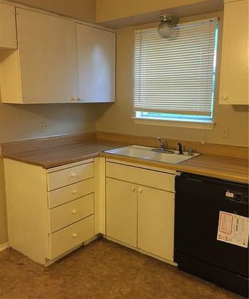 5th image of 1813 Sharon Cir