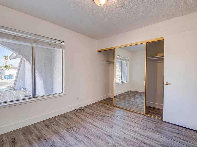 5461 Palmyra Ave — Photo 26