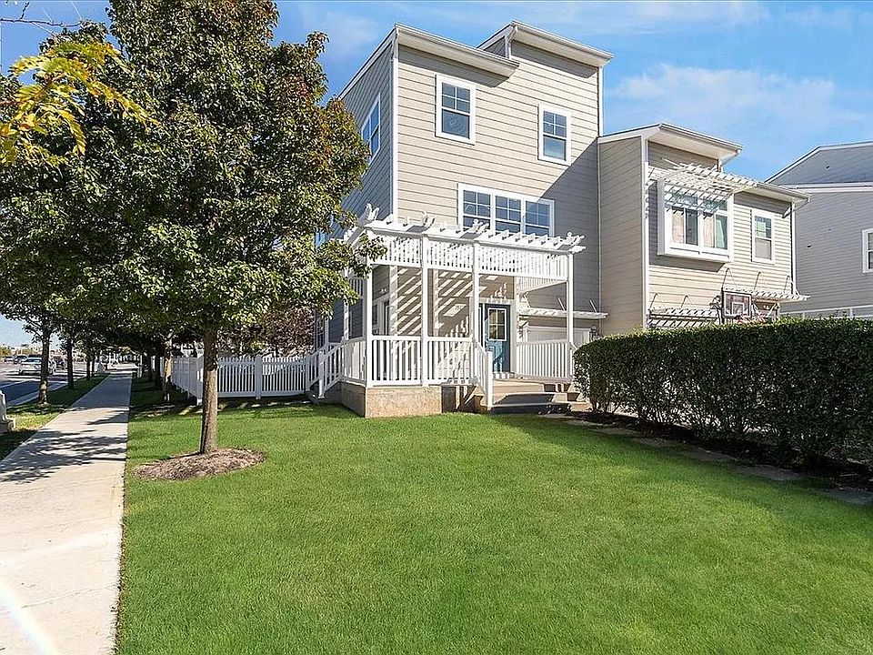1st image of 194 Beach 74th St Unit B