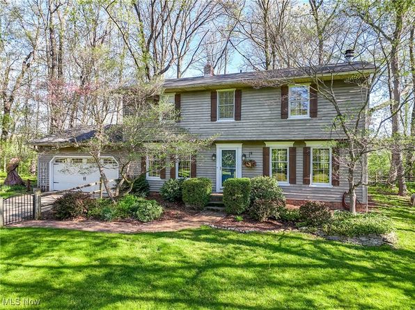1481 Limonis St NW, Uniontown, OH 44685