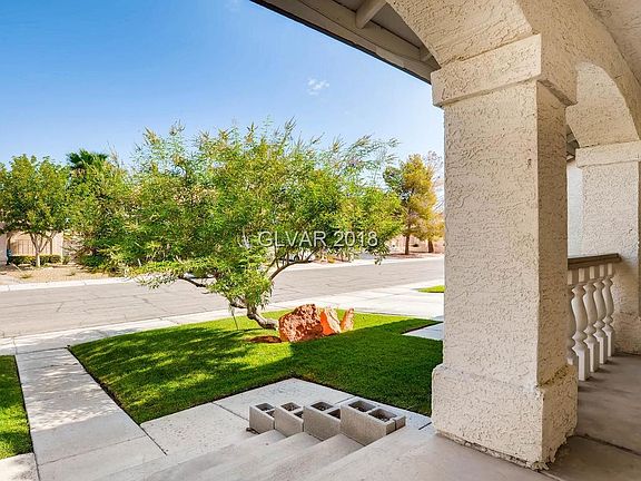 3rd image of 1506 Cliff Branch Dr