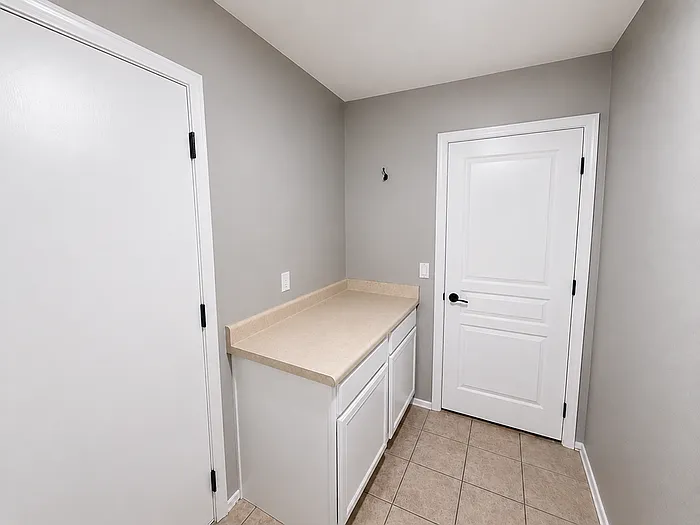1739 N Seton — Photo 36