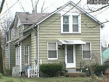 1st image of 176 S Pleasant St