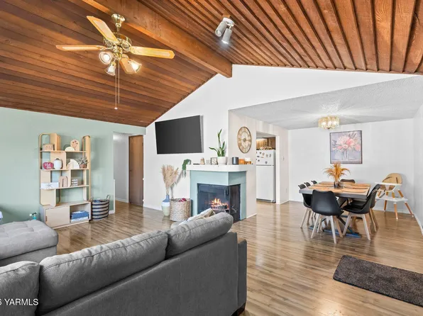 1209 S 43rd Ave, Yakima, WA 98908