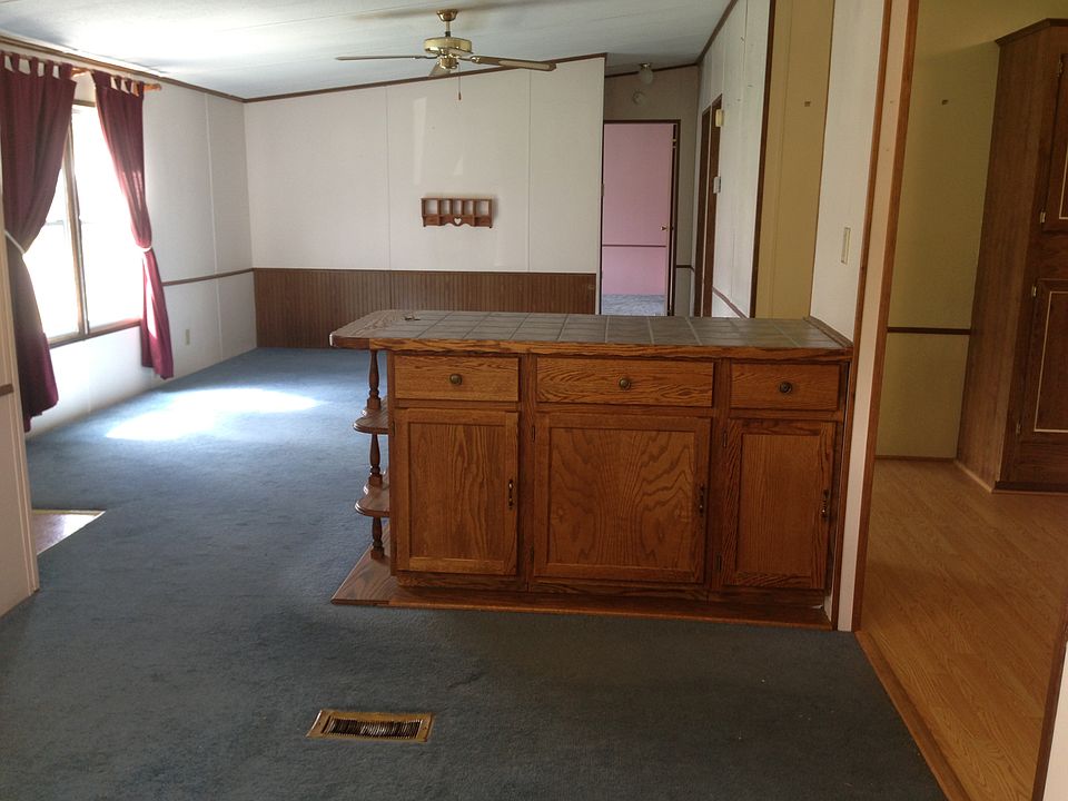 2nd image of 102 Anthony Ln