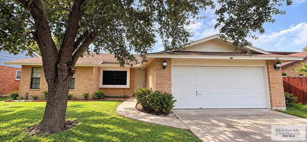 3 bed, 2.0 bath, 1235 sqft, $1,950 — Photo 1