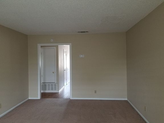 2nd image of 622 Chauncey Dr APT 4