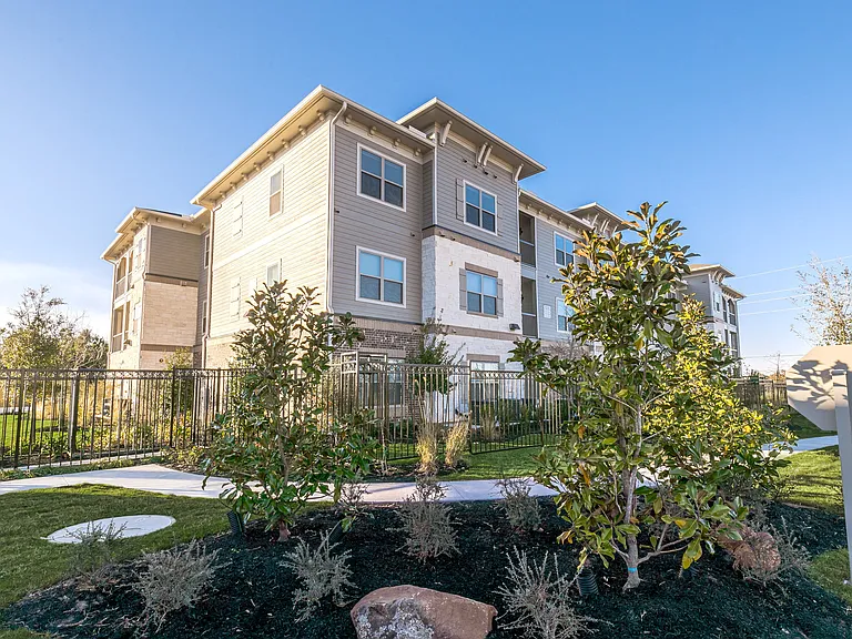 Cue Luxury Apartments — Photo 20