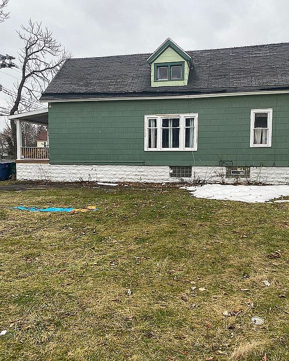 1st image of 192 Dewey Ave
