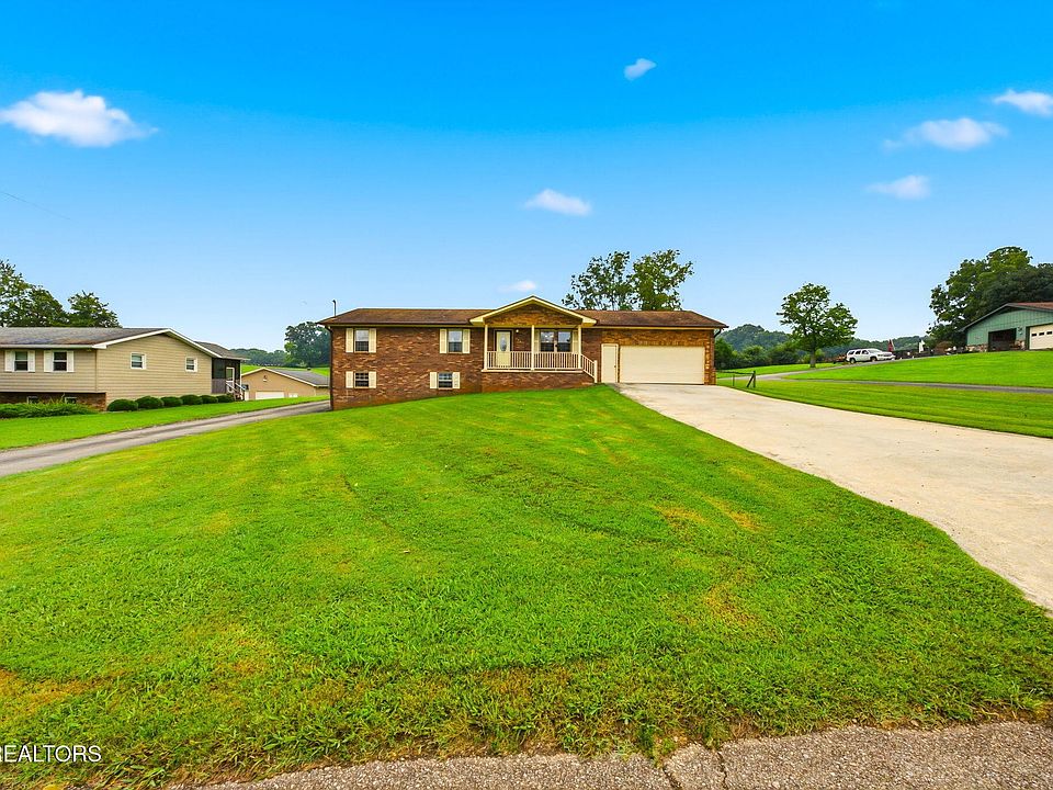1st image of 208 Overlook Dr