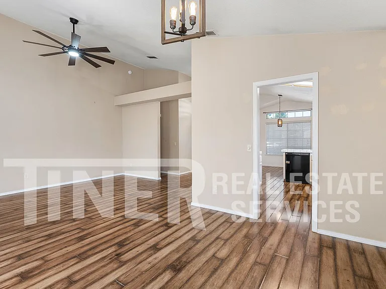 1218 Chablis Cir — Photo 8