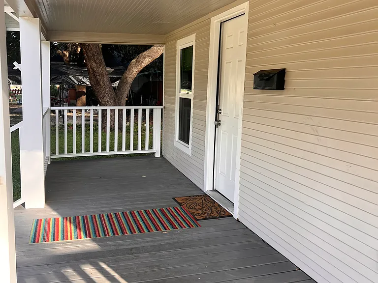 508 W Erwin Ave — Photo 3