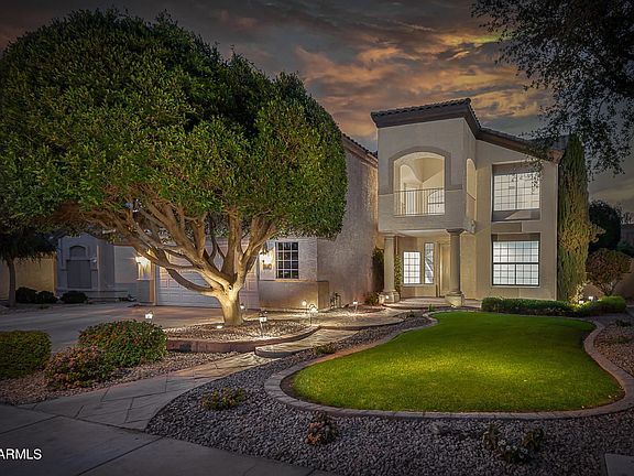3rd image of 1050 W Longhorn Dr