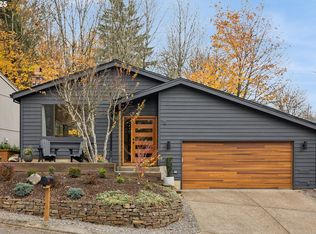 3 Mountain Cir, Lake Oswego, OR 97035