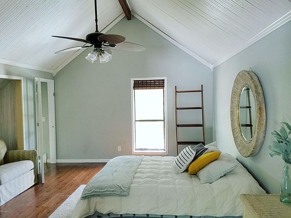 2nd image of 8101 Coralberry Ln