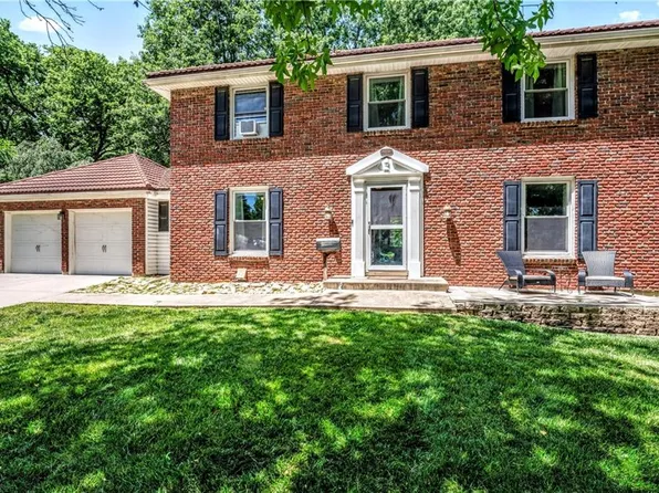 5134 Ballentine St, Shawnee, KS 66203