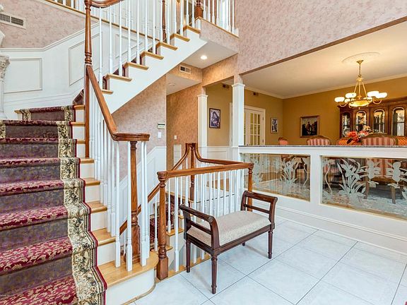 4th image of 151 Chapin Ave