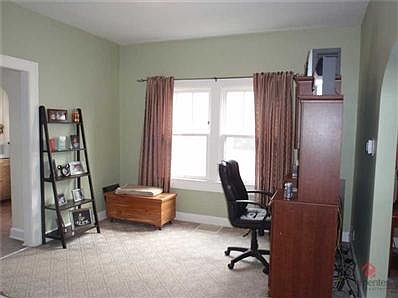 3rd image of 931 N Denny St