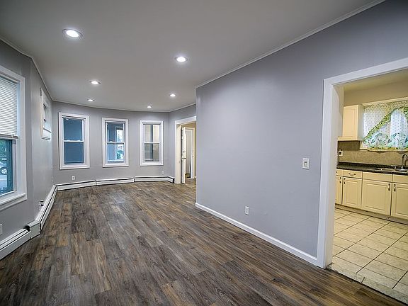 4th image of 14 Dey St