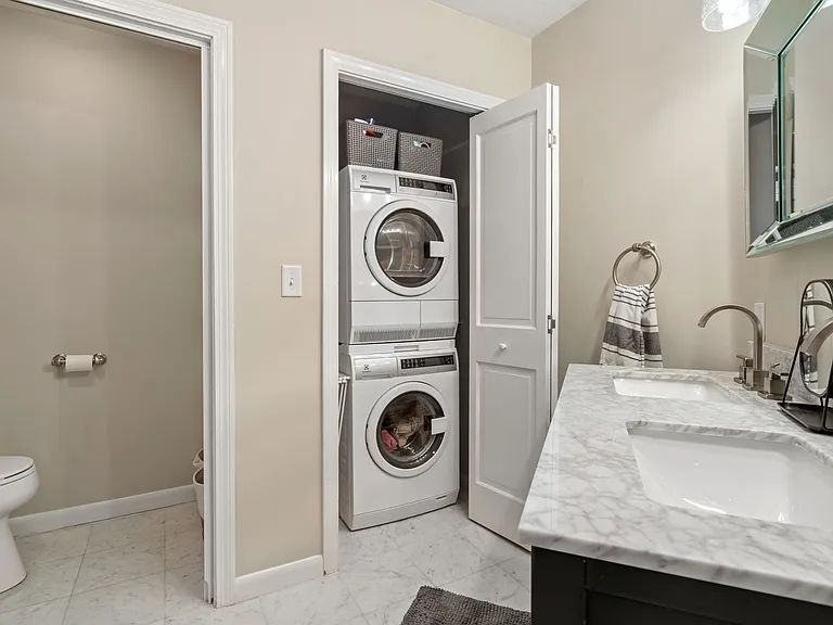9 Battery St #7 — Photo 10