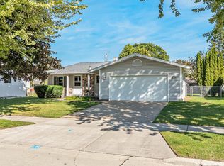 506 S Midpark Dr, Appleton, WI 54915