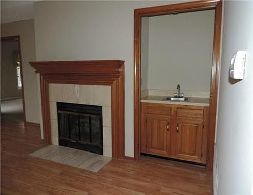 4th image of 1301 NW Village Dr APT C
