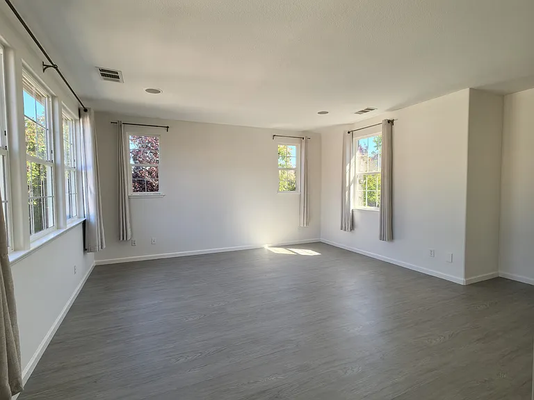 3137 Enfield St — Photo 19