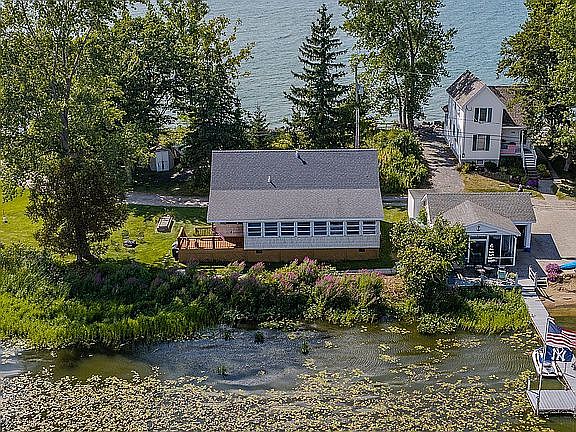 4th image of 123 N Rainbow Shores Rd
