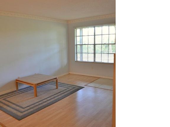 4th image of 526 Live Oak St APT 108