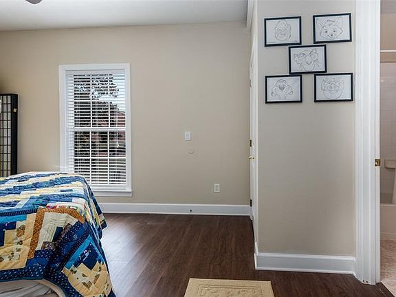 5th image of 1216 Roycroft Ave #B