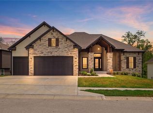 13446 Terrace Park Dr, Parkville, MO 64152