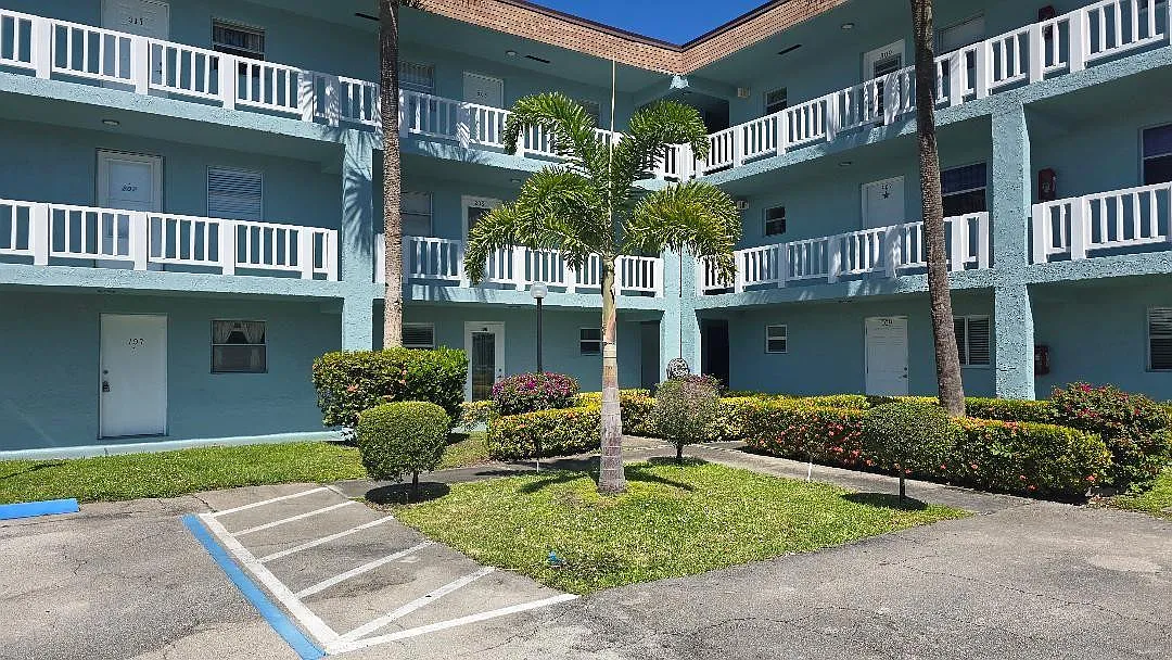 1 bed, 1.0 bath, 652 sqft, $1,550 — Photo 2
