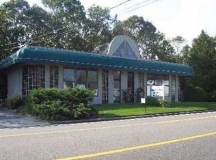 29 Old Riverhead Rd, Westhampton Beach, NY 11978