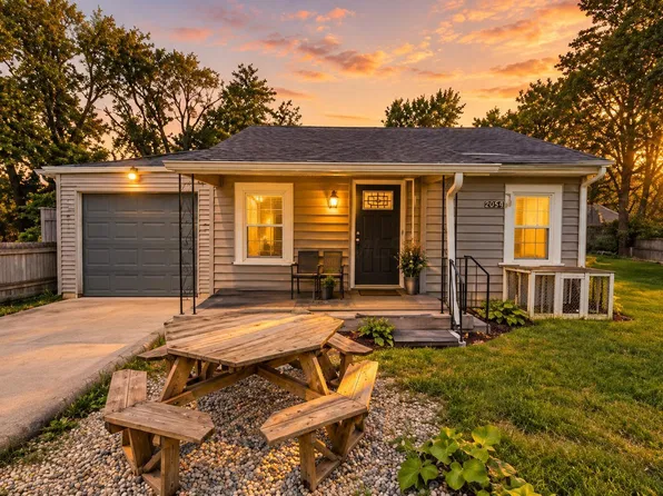 2054 Republic Ave, Columbus, OH 43211