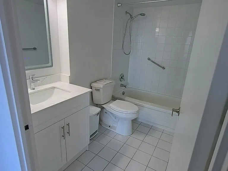 1101 Steeles Ave W #1602 — Photo 11