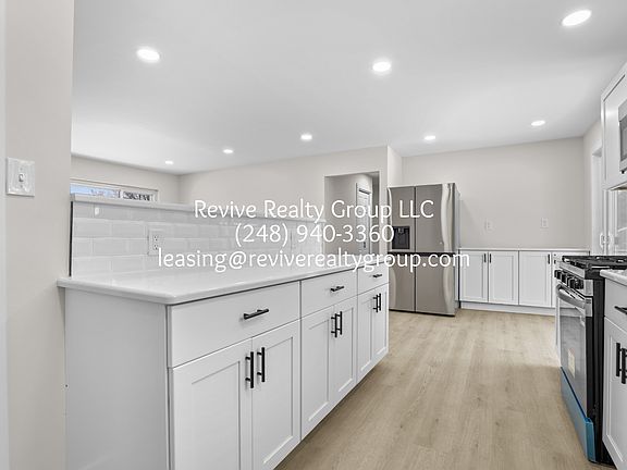 5th image of 32112 Pembroke St