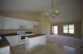 3rd image of 2905 Jones Dr