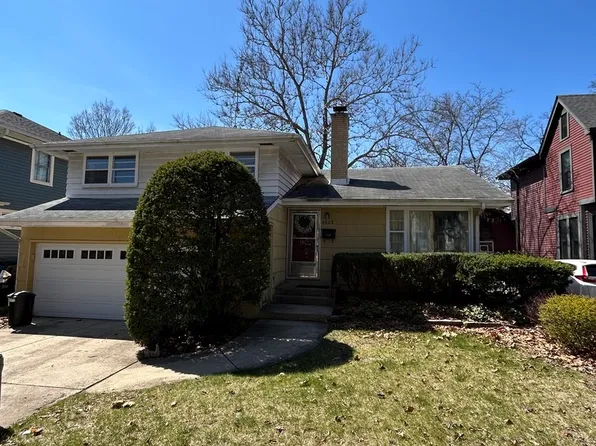 4808 Linscott Ave, Downers Grove, IL 60515